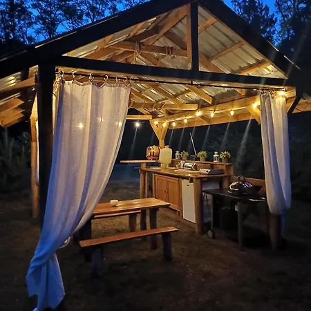 Wood Camping Brochów