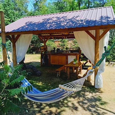 Wood Camping Brochów